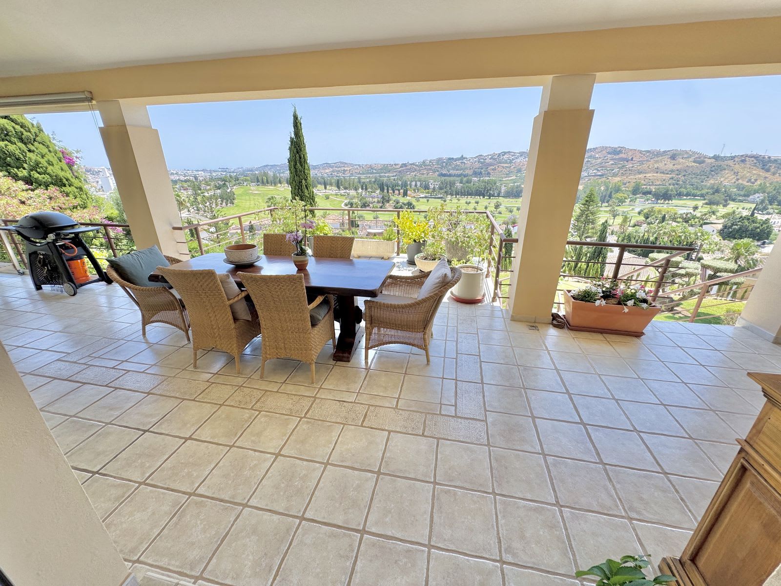Frittliggende villa til salgs i Mijas Golf, Bilde 2