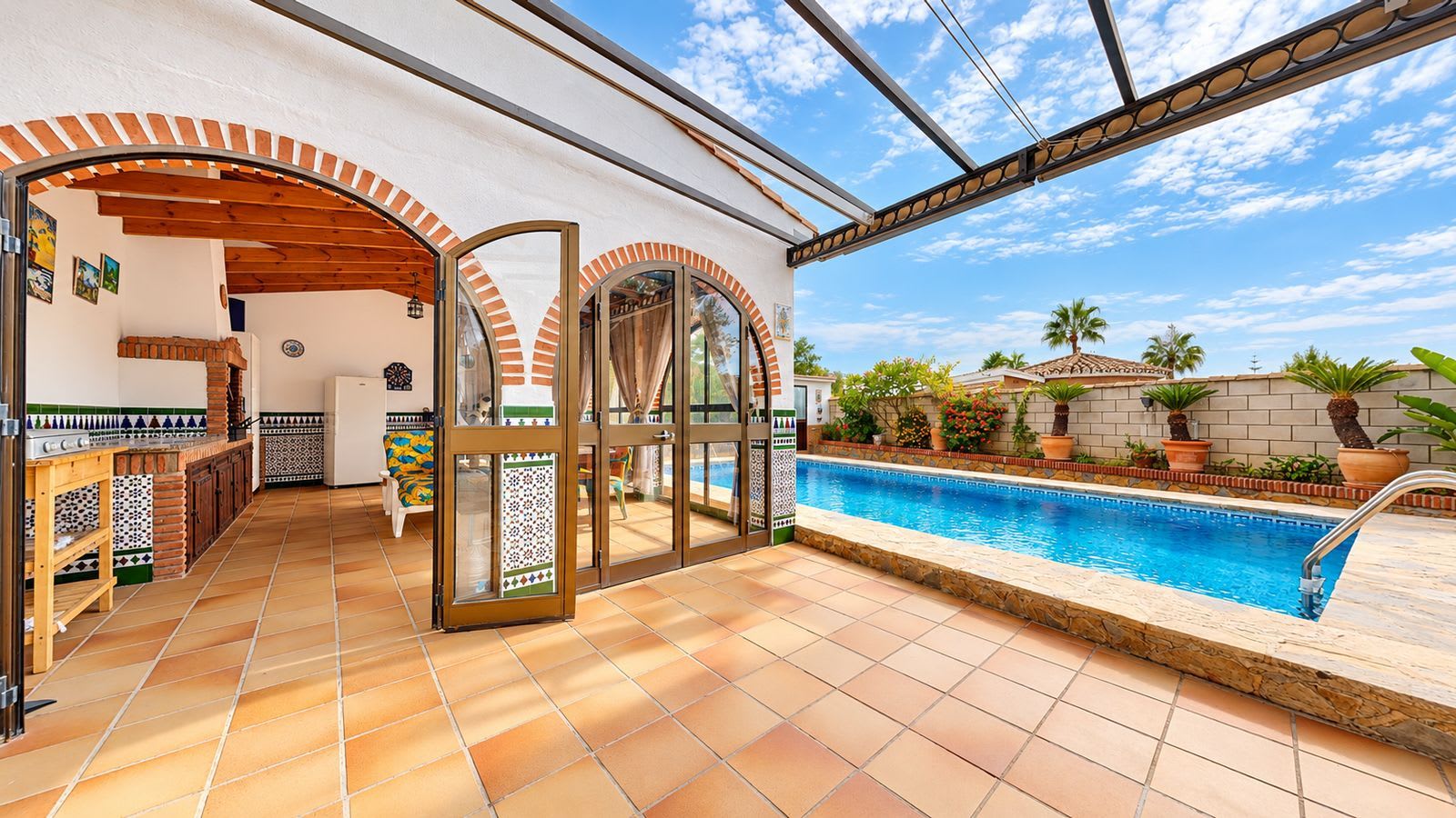 Frittliggende villa til salgs i Benalmadena, Bilde 2