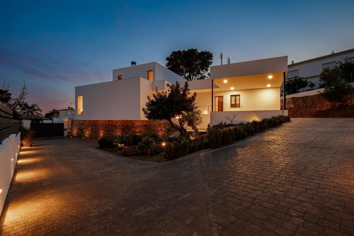 Frittliggende villa til salgs i Benalmadena Costa, Bilde 3