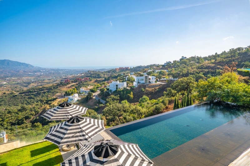 Frittliggende villa til salgs i Elviria