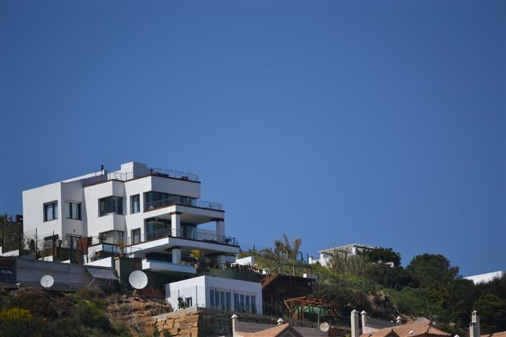 Frittliggende villa til salgs i La Duquesa, Bilde 3