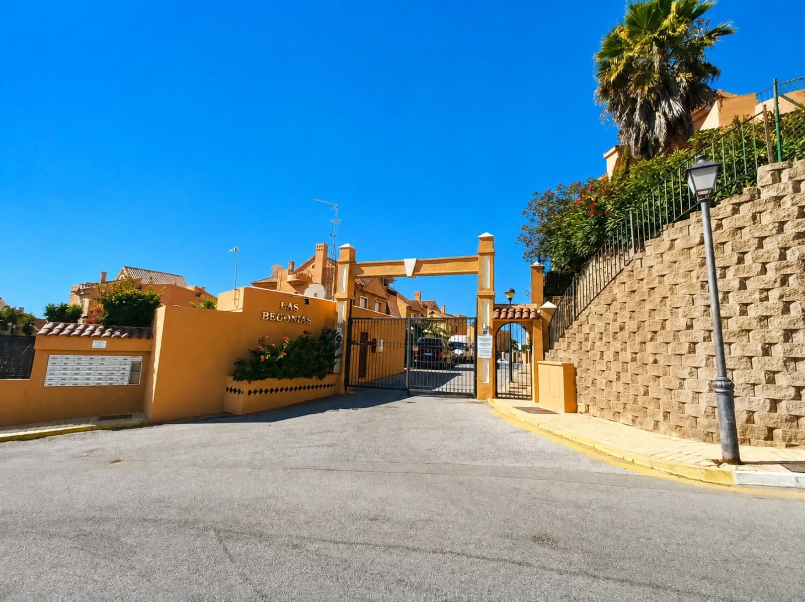 Frittliggende villa til salgs i Riviera del Sol, Bilde 2