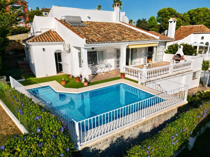 Villa til salgs i Estepona