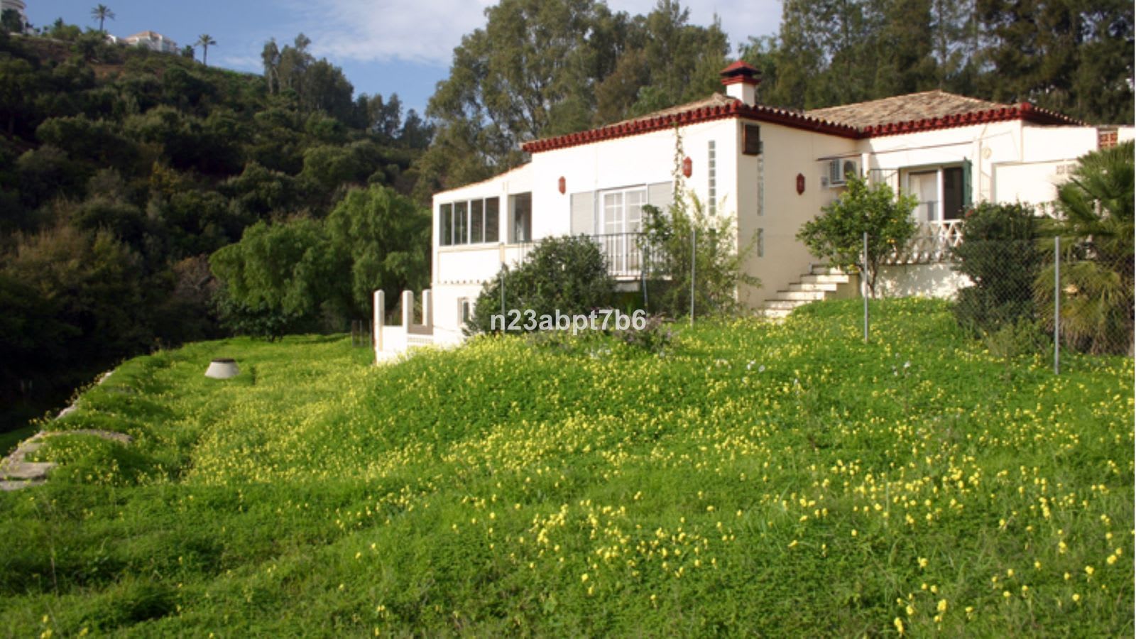 Frittliggende villa til salgs i Los Almendros, Bilde 3