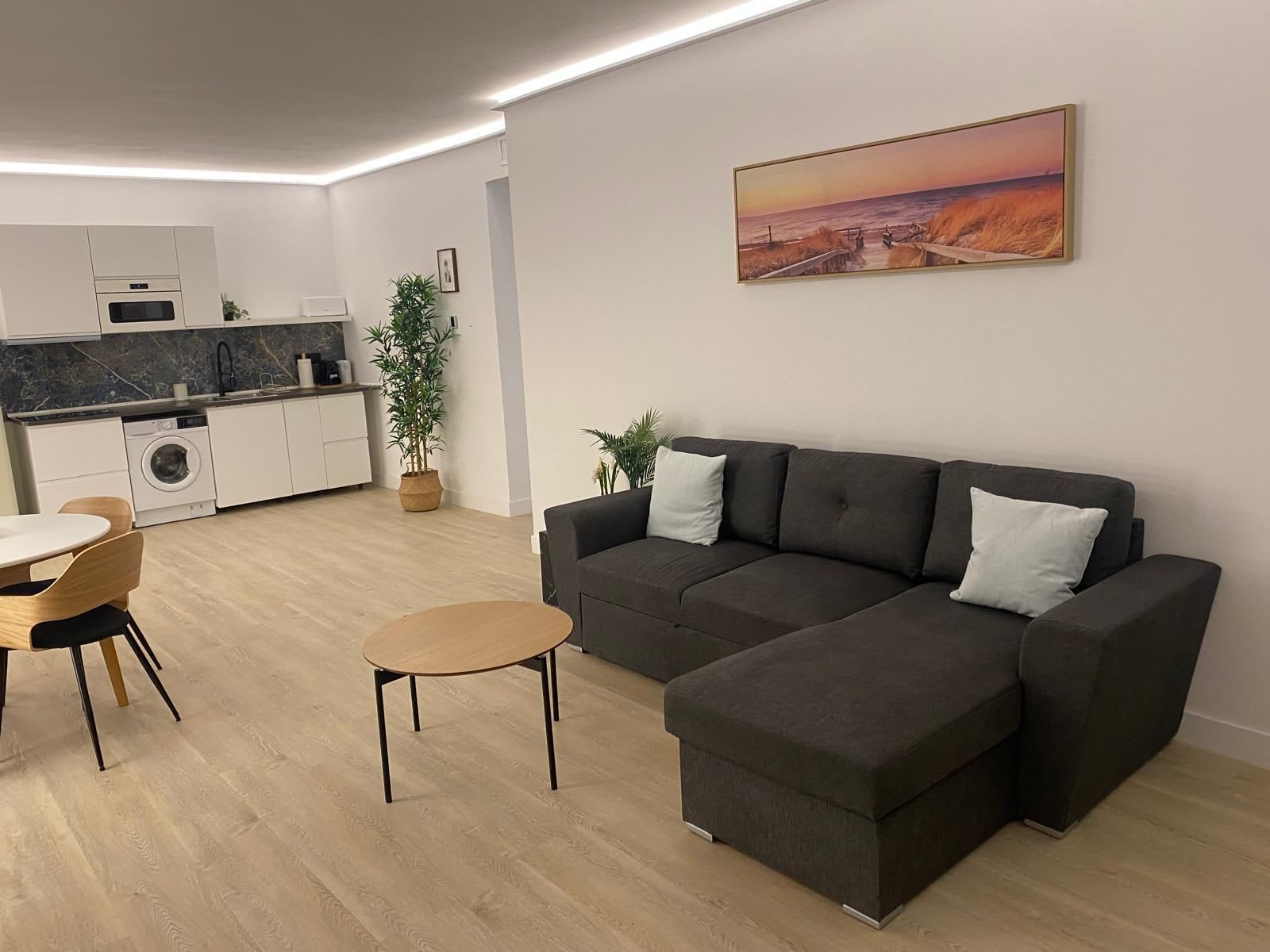 Leilighet midt i bygget til salgs i Puerto Banús, Bilde 3