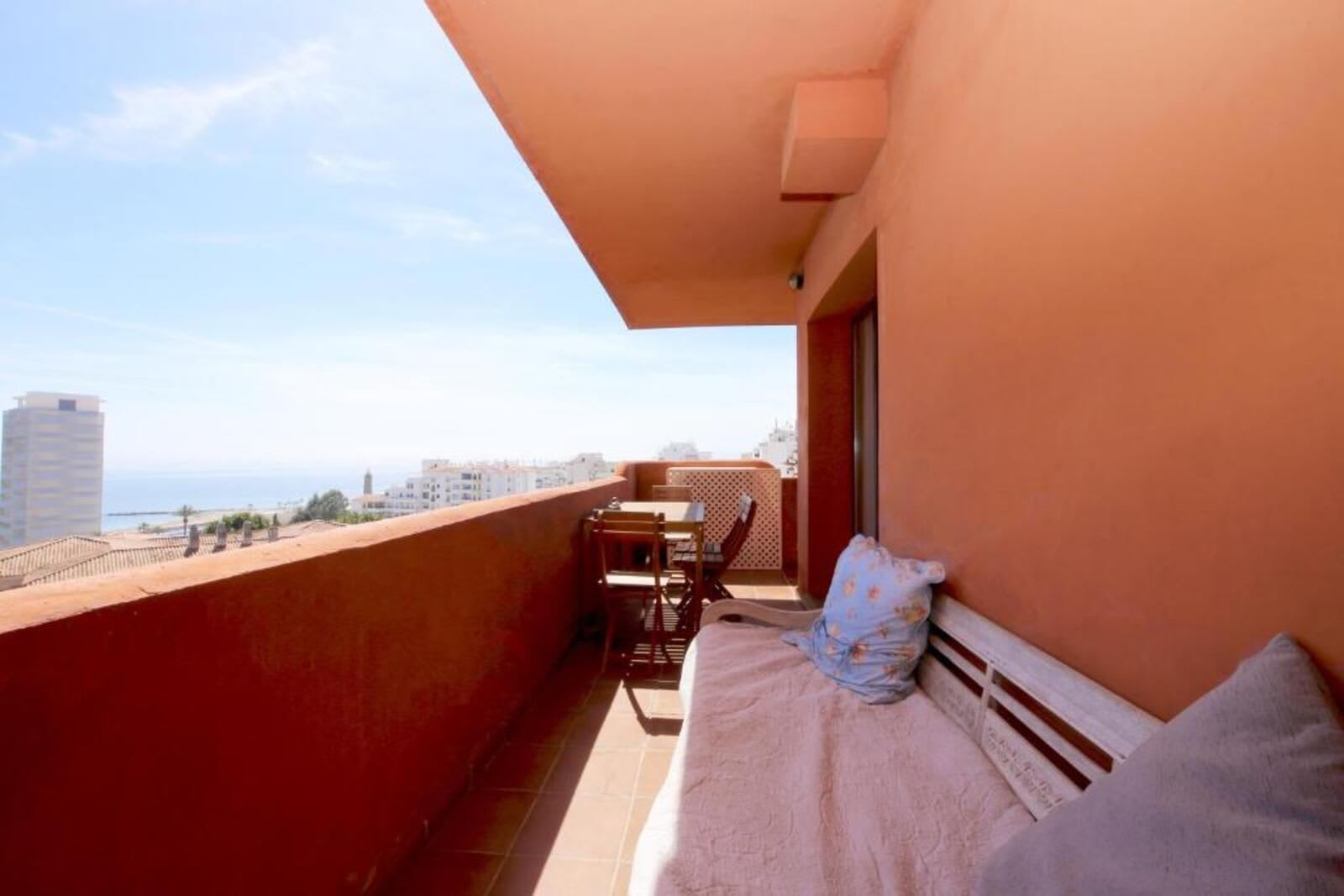 Leilighet midt i bygget til salgs i Estepona, Bilde 2