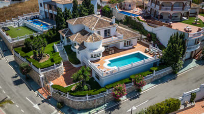 Frittliggende villa til salgs i Mijas Costa