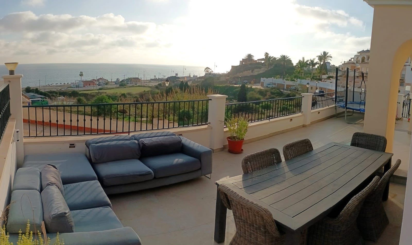 Frittliggende villa til salgs i Torrox Costa, Bilde 2