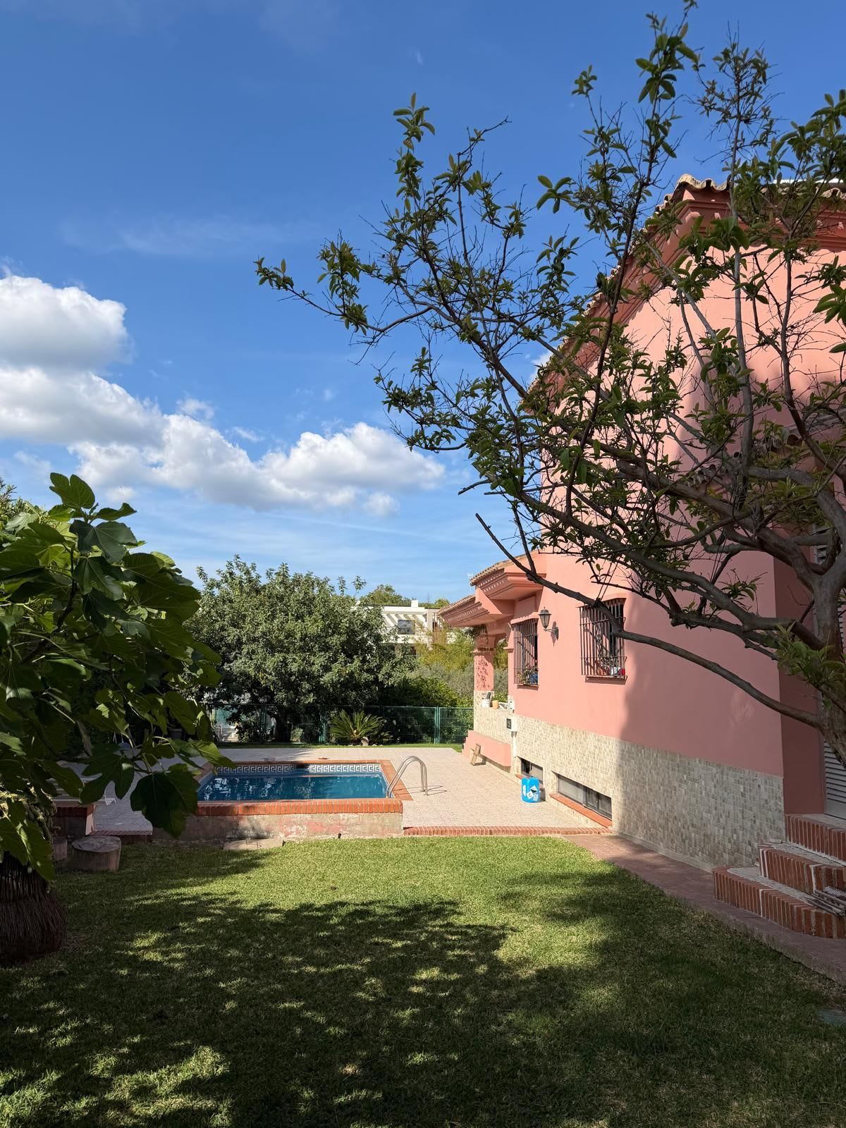 Frittliggende villa til salgs i Casares Playa, Bilde 3