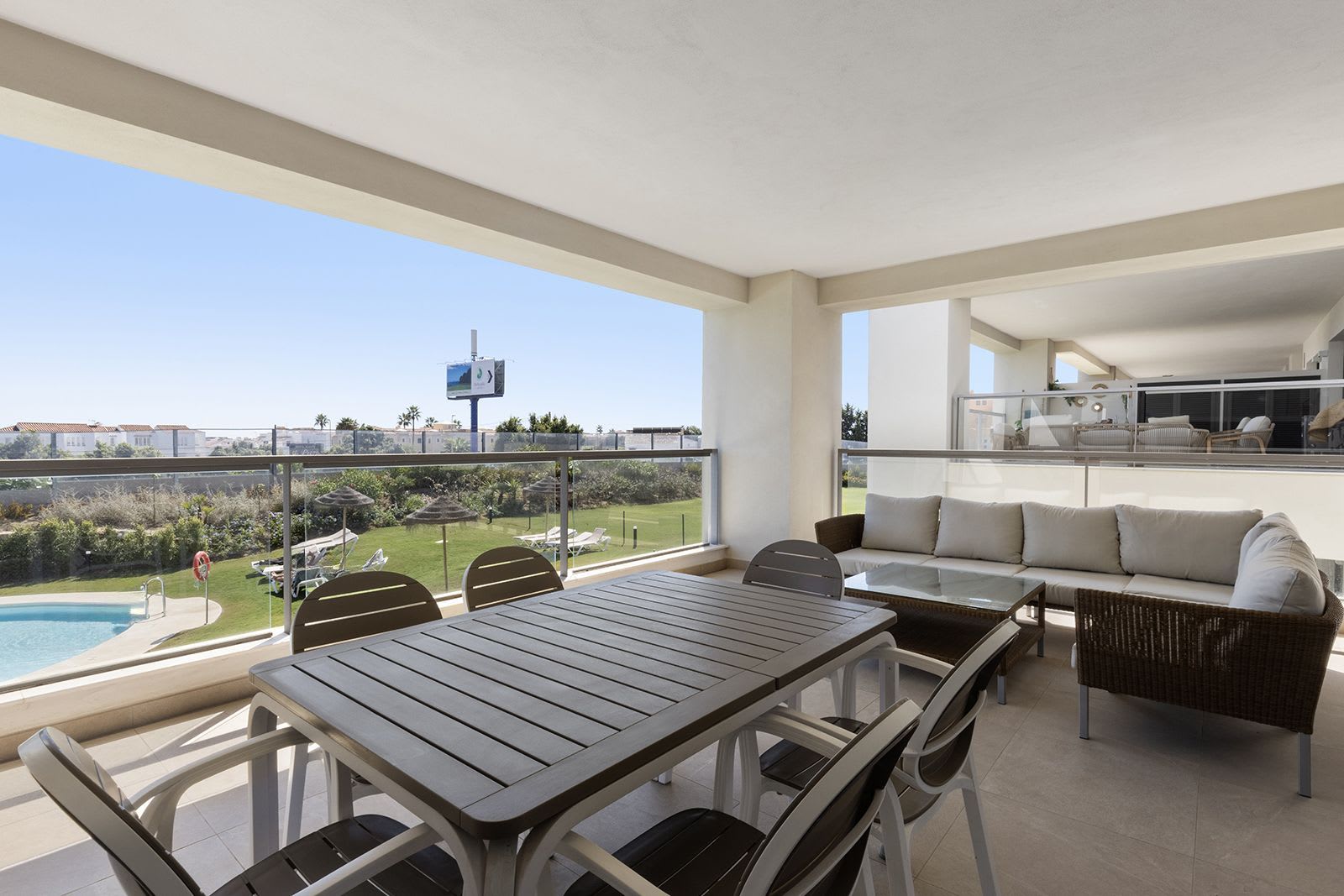 Leilighet midt i bygget til salgs i Casares Playa, Bilde 2