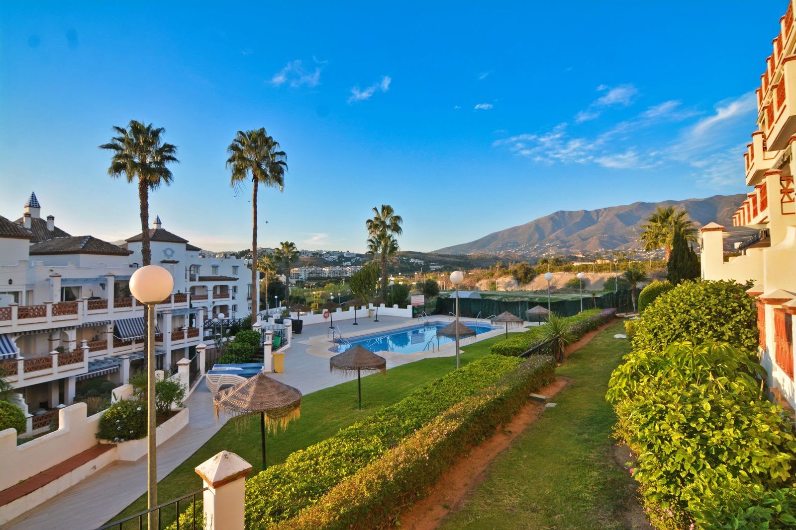 Leilighet midt i bygget til salgs i Mijas Golf, Bilde 2