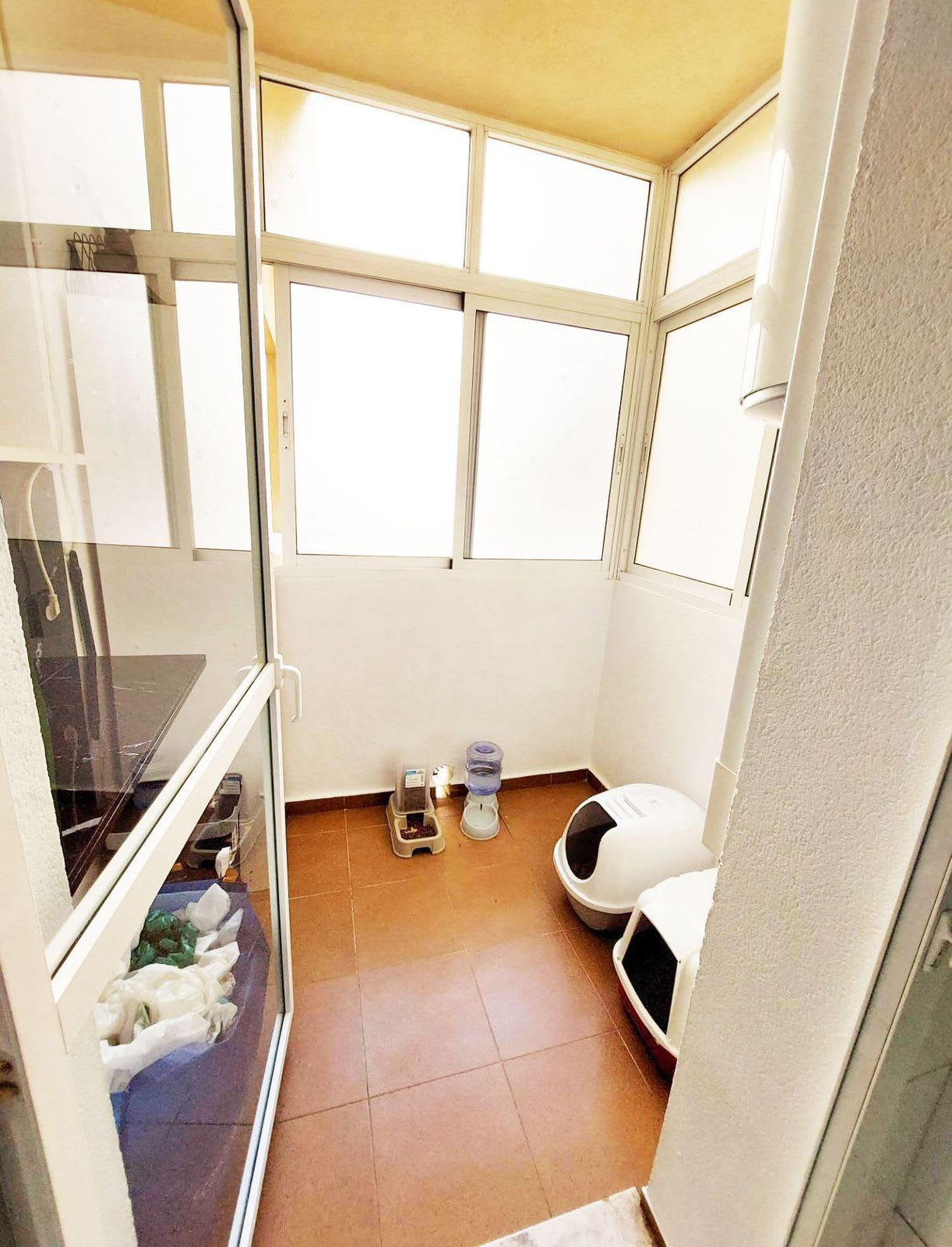 Leilighet midt i bygget til salgs i Torremolinos, Bilde 3