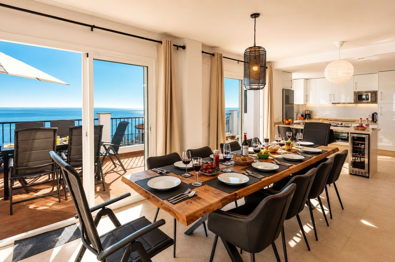 Frittliggende villa til salgs i Nerja, Bilde 3