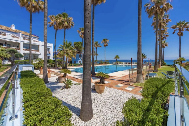 Duplex-penthouse till salu i Casares Playa