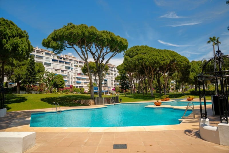 Leilighet midt i bygget til salgs i Puerto Banús