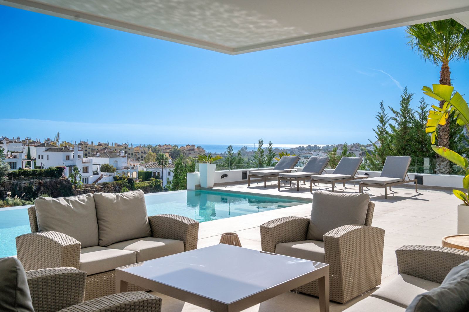 Villa til salgs i Estepona, Bilde 2