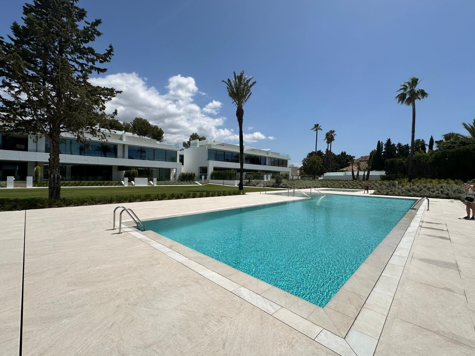 Frittliggende villa til salgs i Nueva Andalucía, Bilde 2