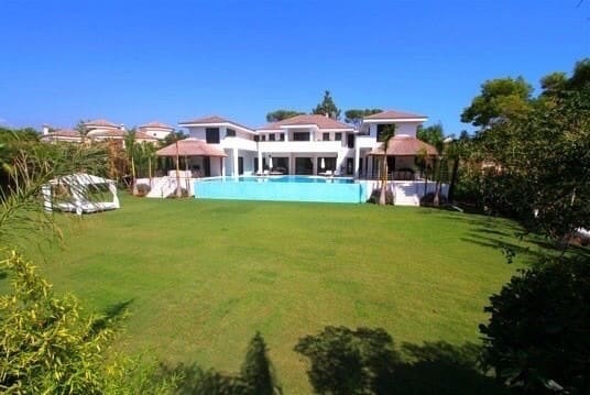 Frittliggende villa til salgs i Guadalmina Baja, Bilde 3