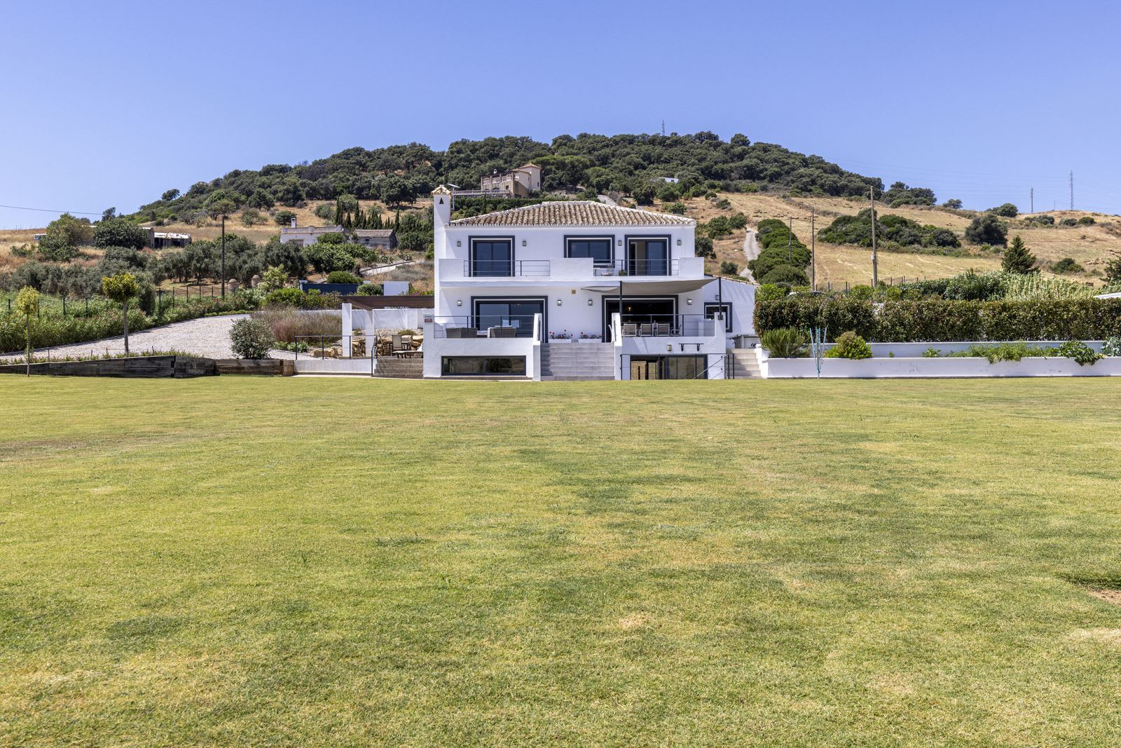 Frittliggende villa til salgs i Casares, Bilde 2
