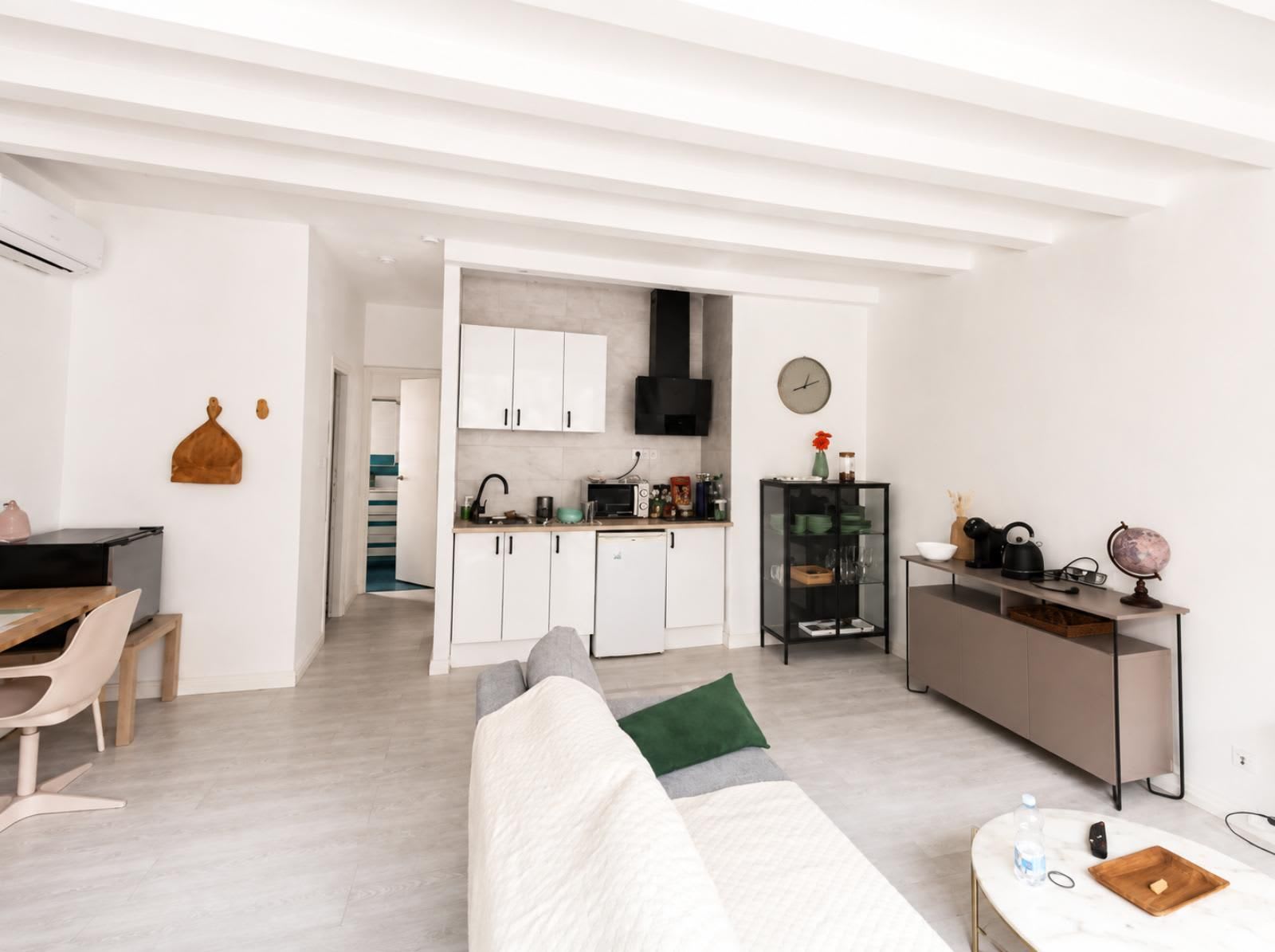Leilighet midt i bygget til salgs i Torremolinos Centro, Bilde 3