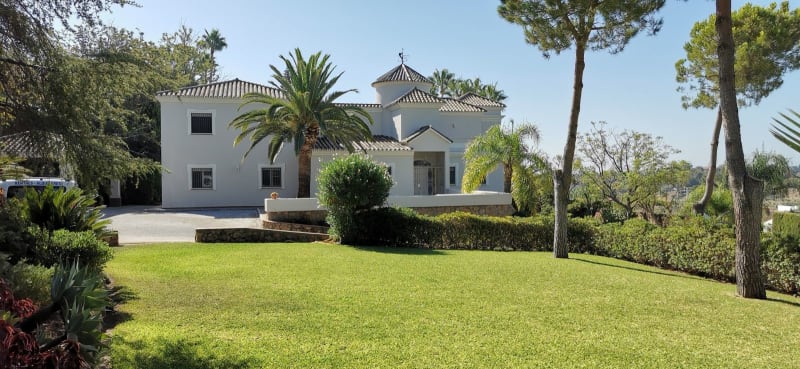 Villa til salgs i Estepona