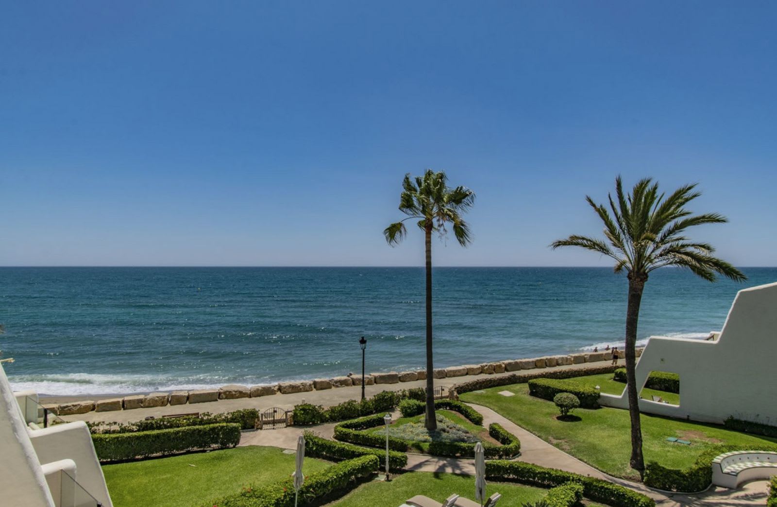 Frittliggende villa til salgs i Puerto Banús, Bilde 2