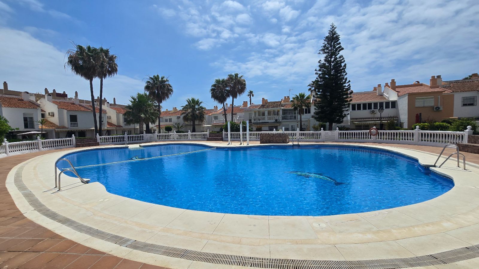 Rekkehus med 4 soverom til salgs i Guadalmar, Málaga, Bilde 2
