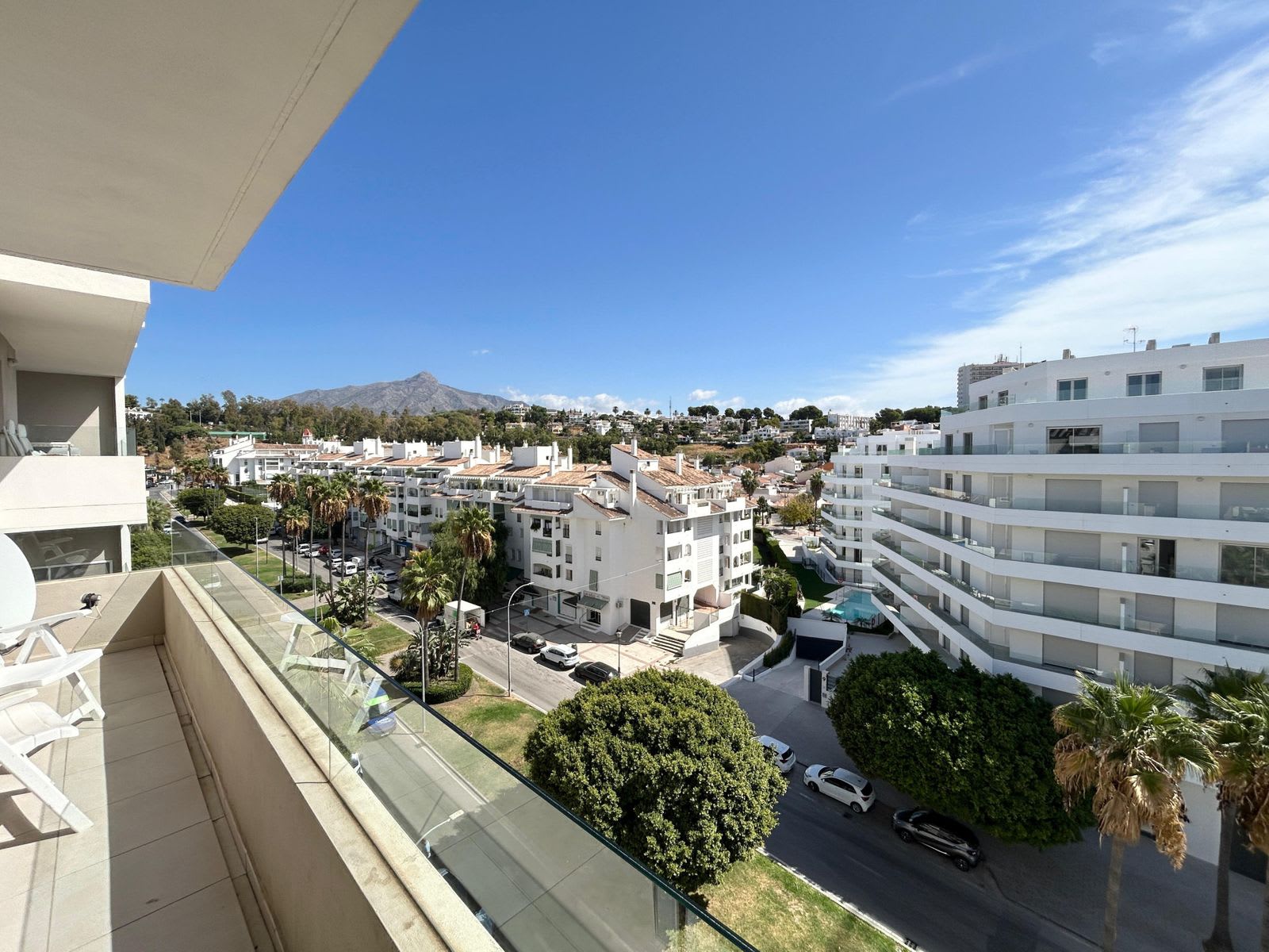 Leilighet midt i bygget til salgs i Nueva Andalucía, Bilde 3
