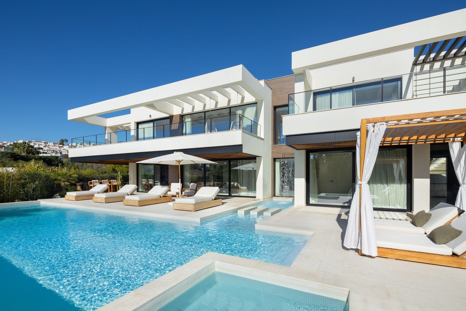 Villa til salgs i Nueva Andalucía, Bilde 2