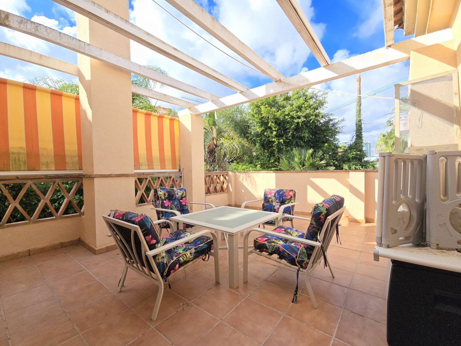 Frittliggende villa til salgs i Riviera del Sol, Bilde 2