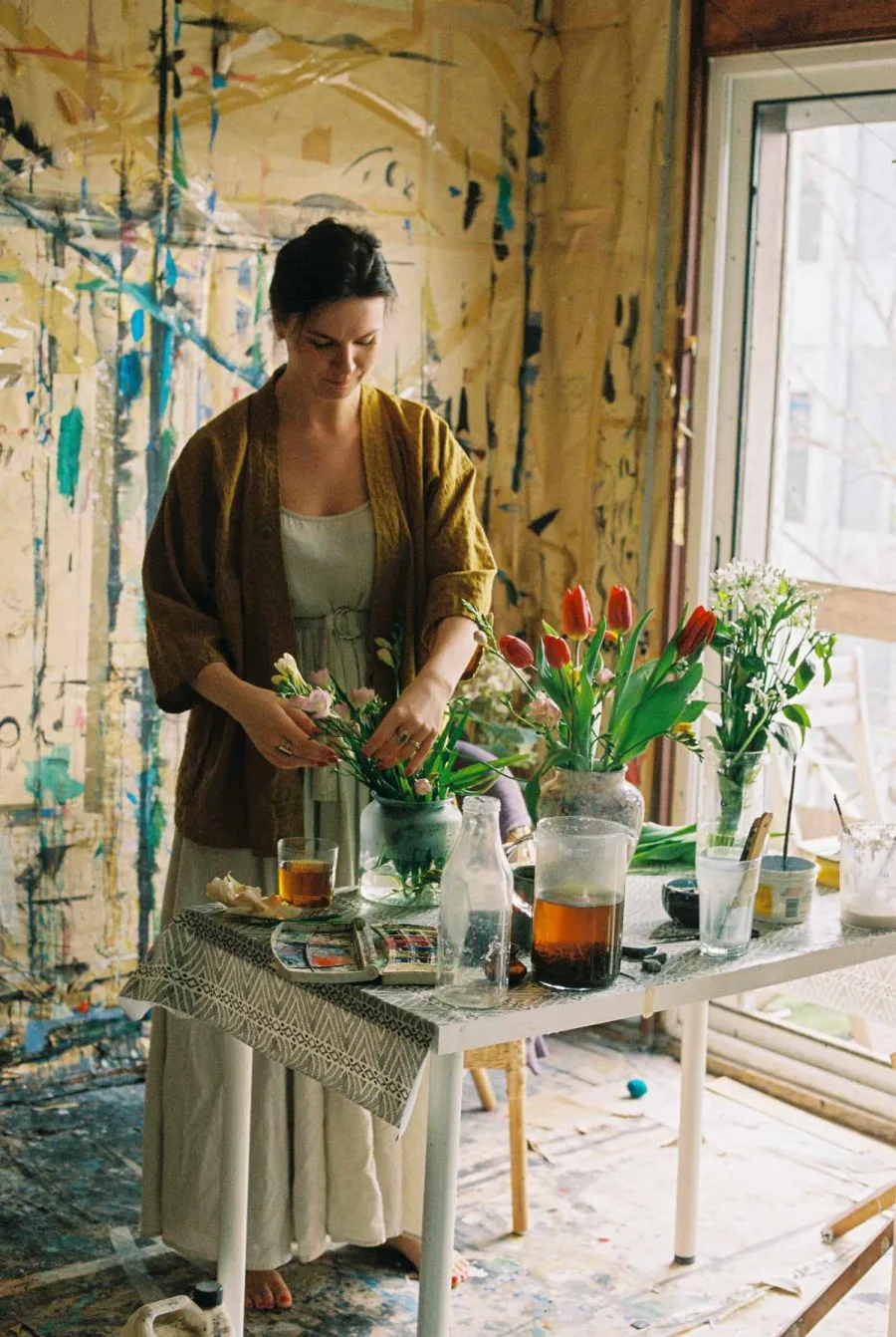 BerriBlue - artist in studio