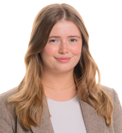 Emily Lyons's Profile