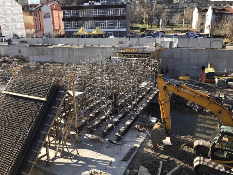 Изграждане на пешеходен мост над река Янтра - Снимка 12