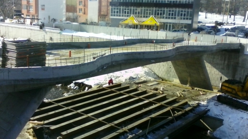 Изграждане на пешеходен мост над река Янтра - Снимка 11