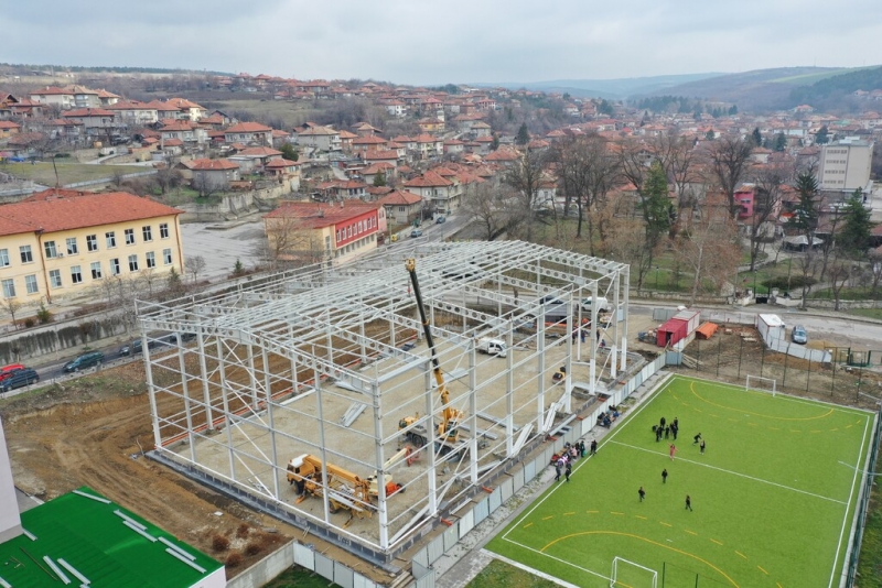 Многофункционална спортна зала - Снимка 11