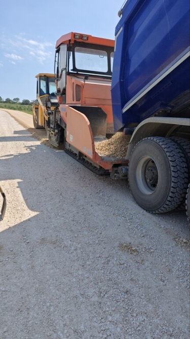 Реконструкция на участък от общински път - Снимка 12