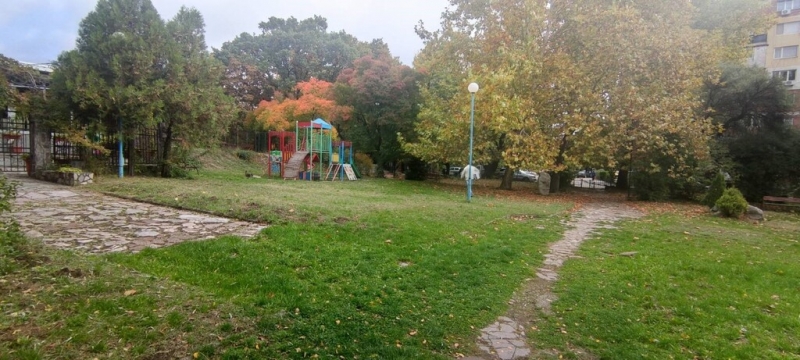 Обновяване на парк Пещерата - Снимка 12