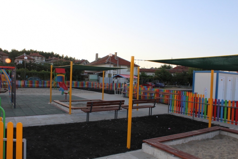 Открита детска и спортна площадка - Снимка 12