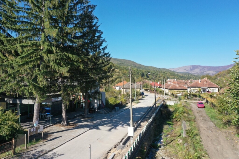 Реконструкция на участък от общински път VID1004 - Снимка 13