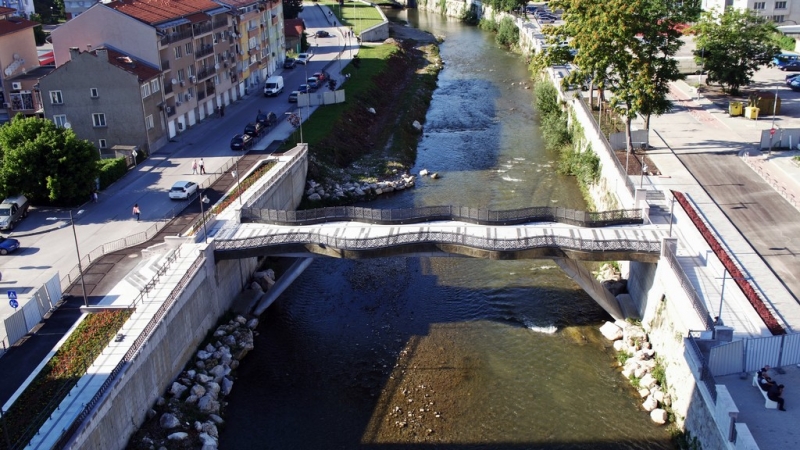 Изграждане на пешеходен мост над река Янтра - Снимка 3