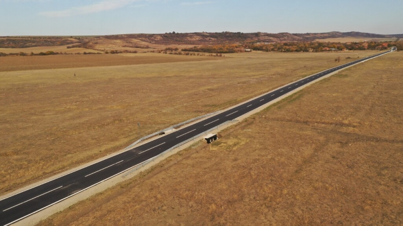 Реконструкция на общински път - Снимка 3