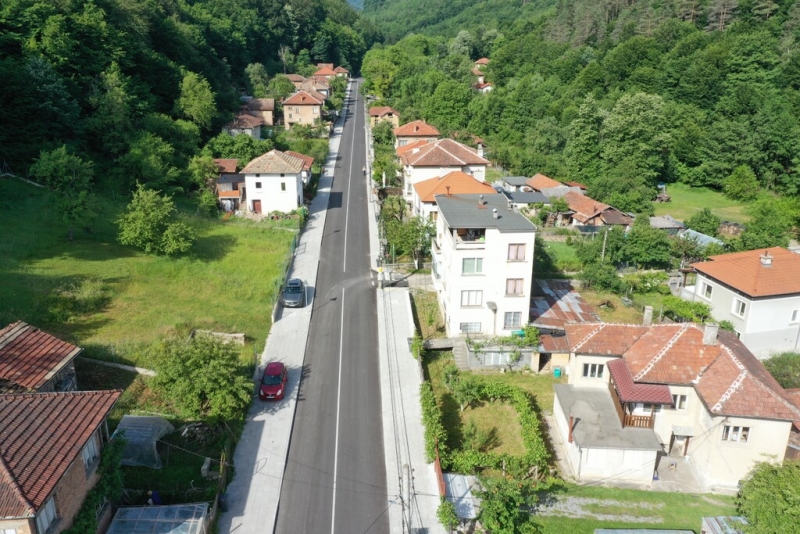 Реконструкция на участък от общински път GAB2275 - Снимка 2