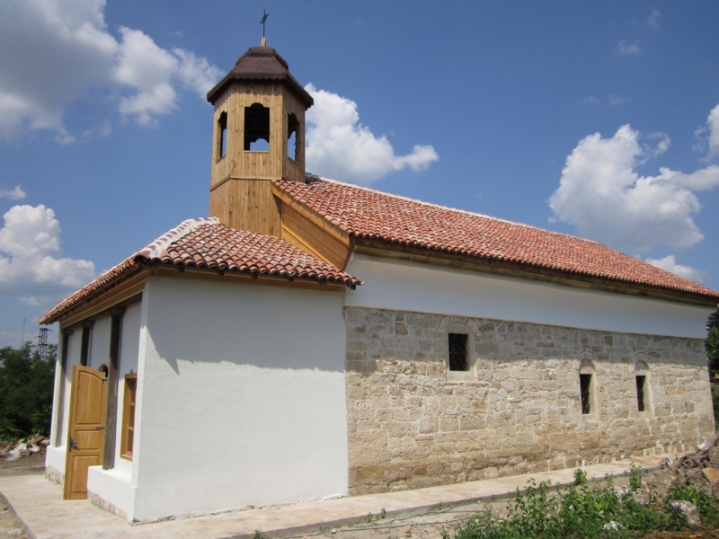 Църковен храм "Св. Св. Кирил и Методий" - Снимка 3