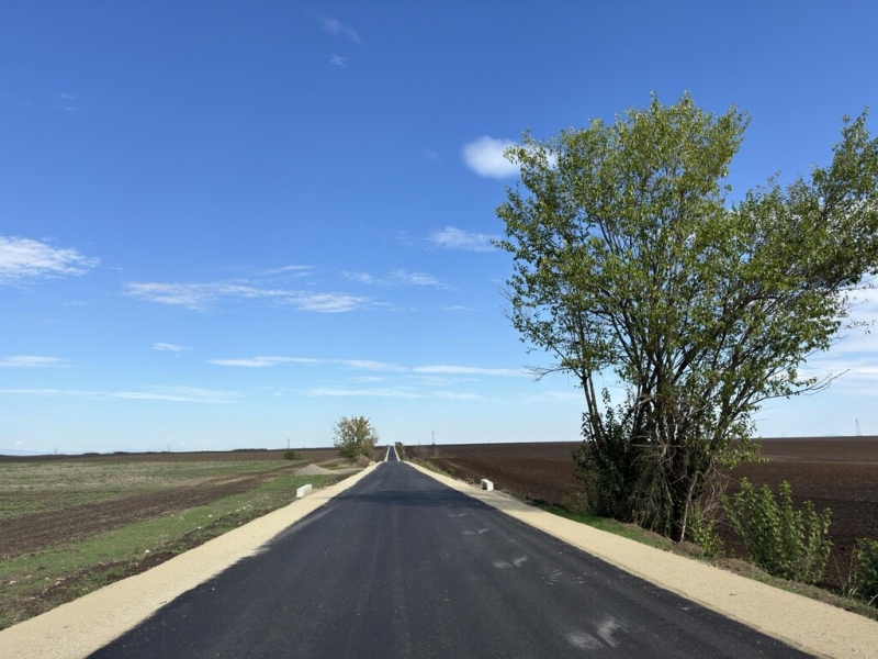 Реконструкция на участъци от общински път - Снимка 4