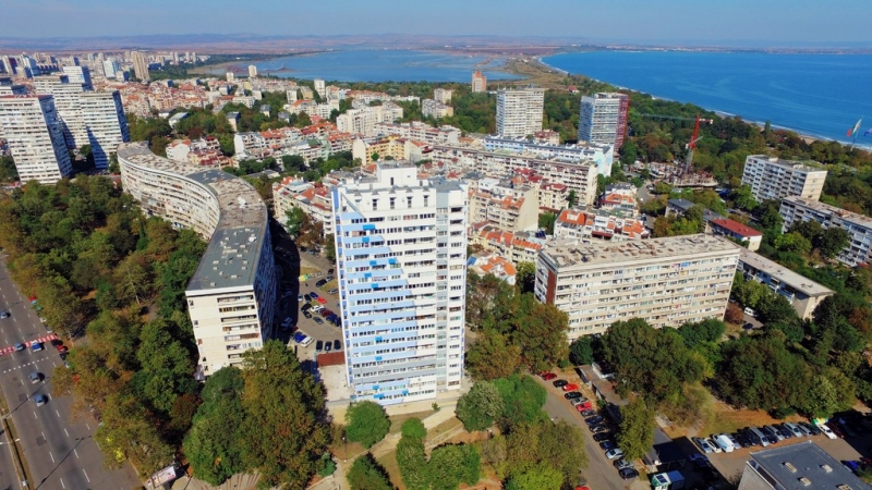 Изпълнение на Инженеринг - ж.к. „Лазур“ бл. 2 - Снимка 4