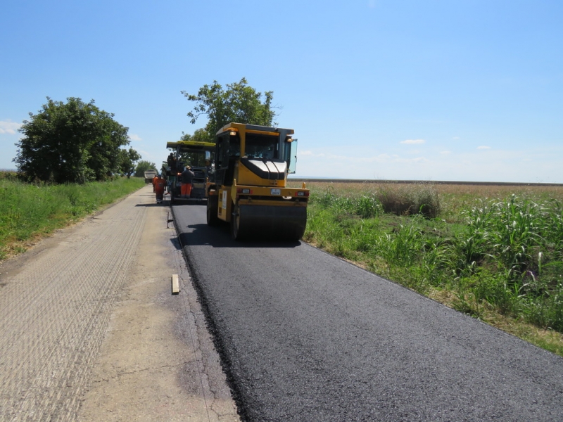 Реконструкция на Общински Път Обнова – Каменец - Снимка 7