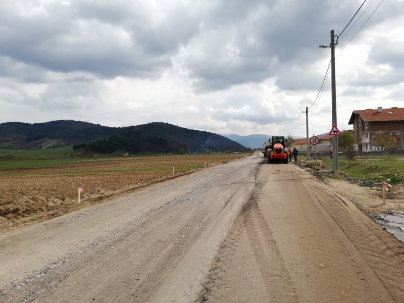 Реконструкция на участъци от общински пътища - Снимка 8