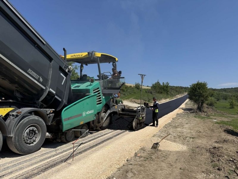 Реконструкция на участък от общински път - Снимка 8