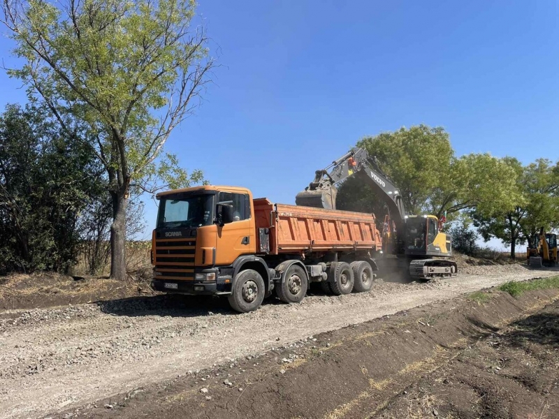 Реконструкция на участъци от общински път - Снимка 9