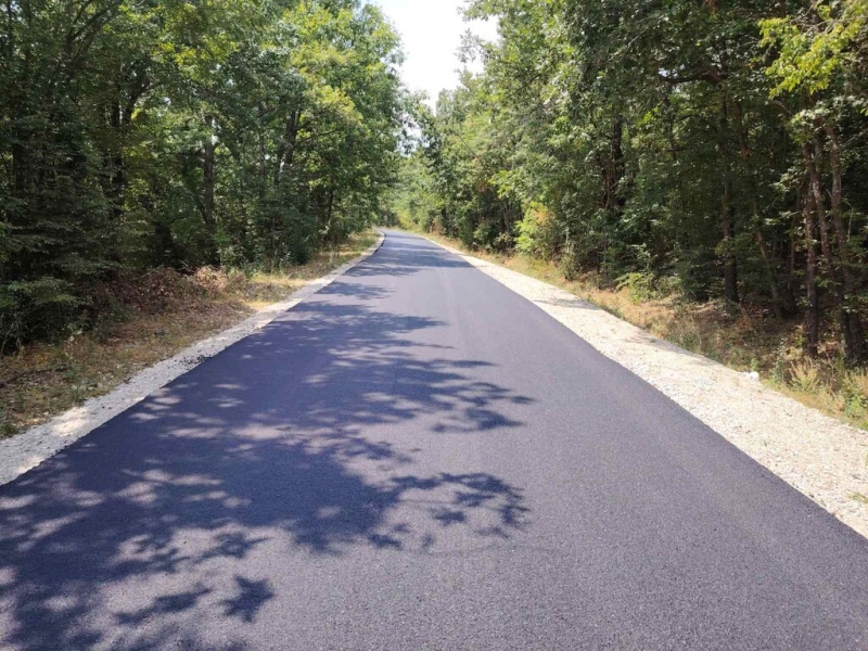 Реконструкция на участък от общински път - Снимка 9